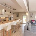 Six-bedroom In