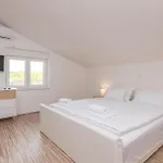 Six-bedroom In Semesterbostad *