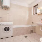 Holiday home Six-bedroom In Bilisane