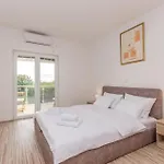 Six-bedroom In Bilisane