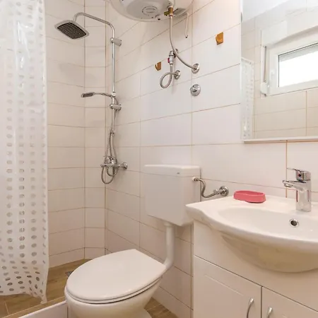 6 Bedroom Awesome In Bilisane