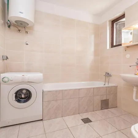 Prázdninový dům Six-bedroom In Bilisane