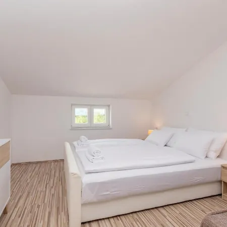 Six-bedroom In * Bilisane
