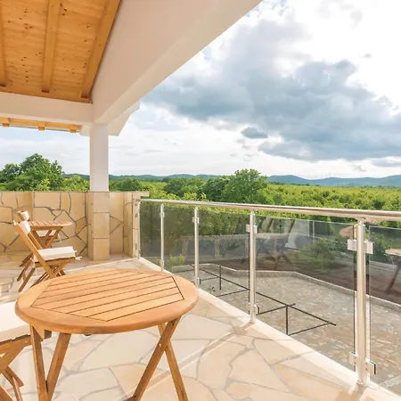 Six-bedroom In
