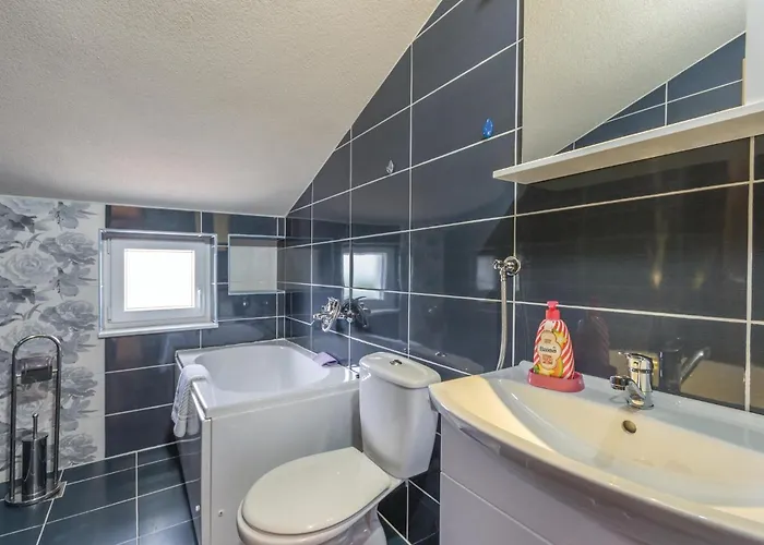 Six-bedroom In Сasa de vacaciones *