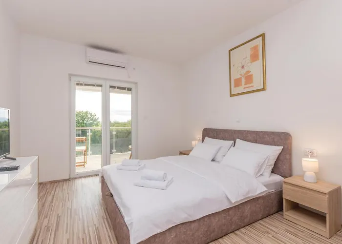 Six-bedroom In Bilisane
