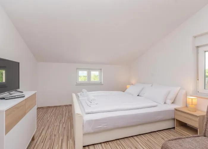 Six-bedroom In * Bilisane