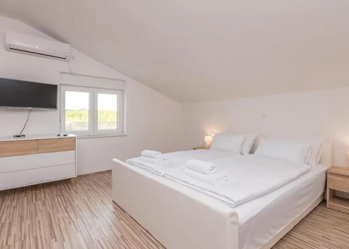 Six-bedroom In Сasa de vacaciones *