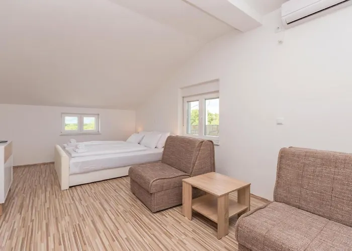 Six-bedroom In * Bilisane