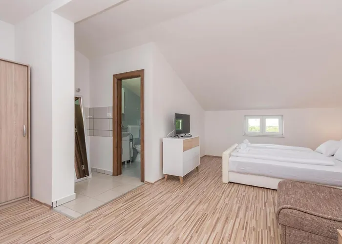 Six-bedroom In Сasa de vacaciones